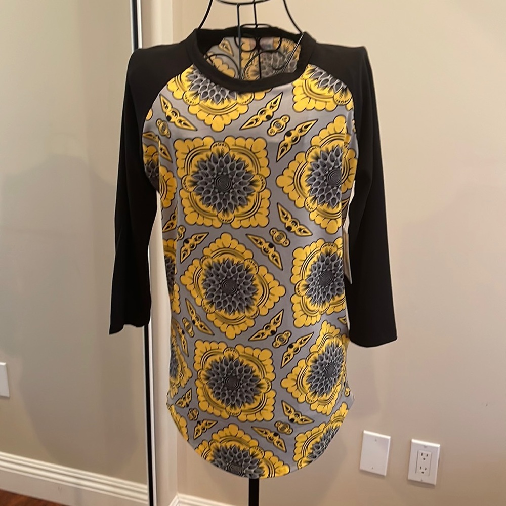Lularoe Randy Tee size XS. New with tags.